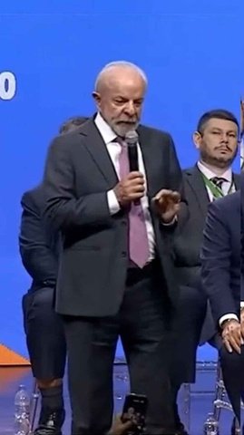 'Votem em quem tem sorte': Lula faz pedido de voto durante evento em São Paulo