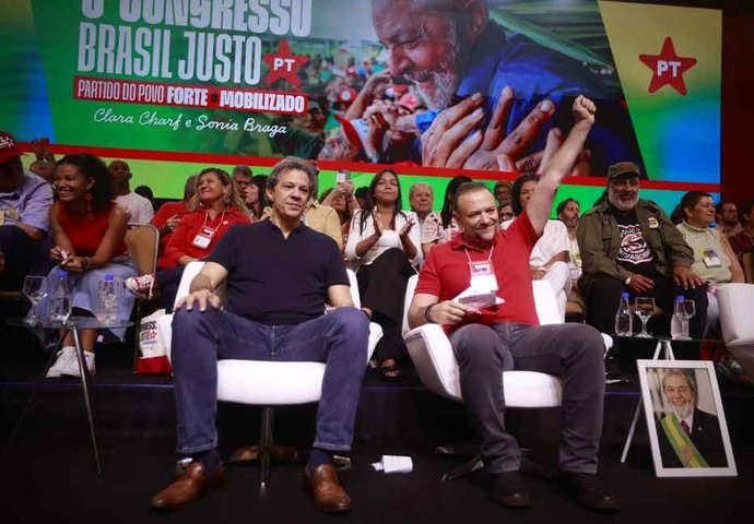 PT aprova documento que propõe 'mecanismos de autocorreção' do Judiciário e mudança na execução de emendas