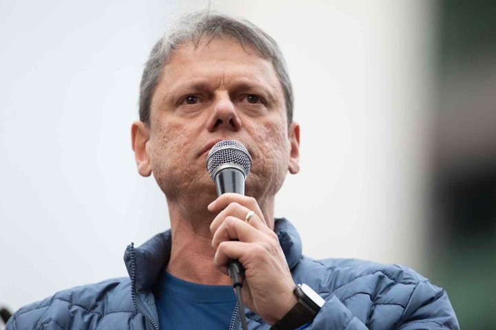 Tarcísio se move por anistia, enquanto se equilibra para não despertar ira dos Bolsonaros e do STF