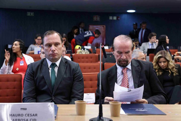 Advogado que fez delação de Mauro Cid se reúne com Vorcaro