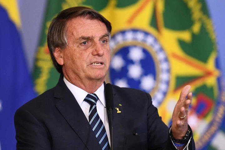 Bolsonaro completa uma semana internado, em tratamento com antibióticos e sem previsão de alta, diz hospital