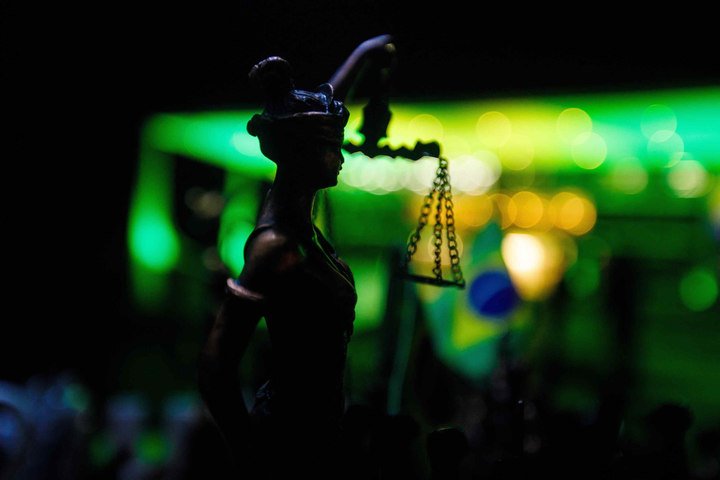 STF valida regra que reserva 30% dos fundos eleitorais para candidaturas negras e mantém compensação a partidos