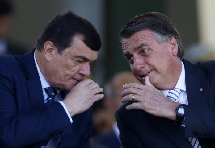 STF determina que Justiça Militar analise possível perda de patente de Bolsonaro e generais