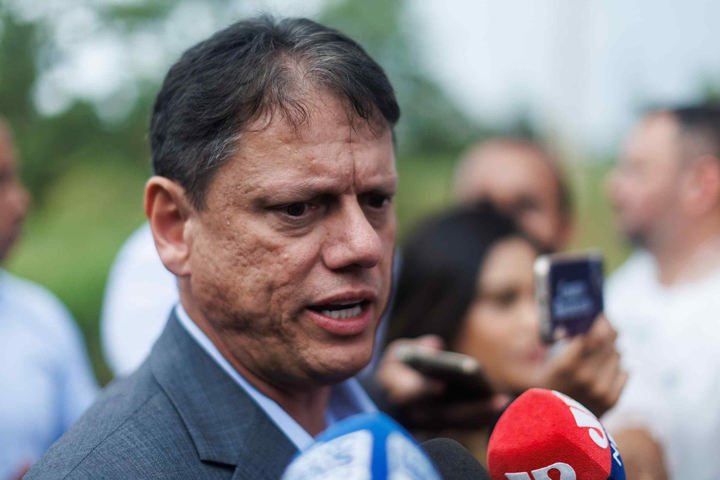 Tarcísio vai a Brasília e deve se reunir com ministros do STF para ampliar ofensiva por domiciliar de Bolsonaro