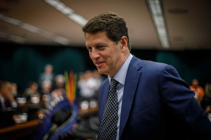 Salles diz que Eduardo Bolsonaro pratica 'bravatas' dos EUA, acusa Valdemar e expõe racha da direita pelo Senado em SP
