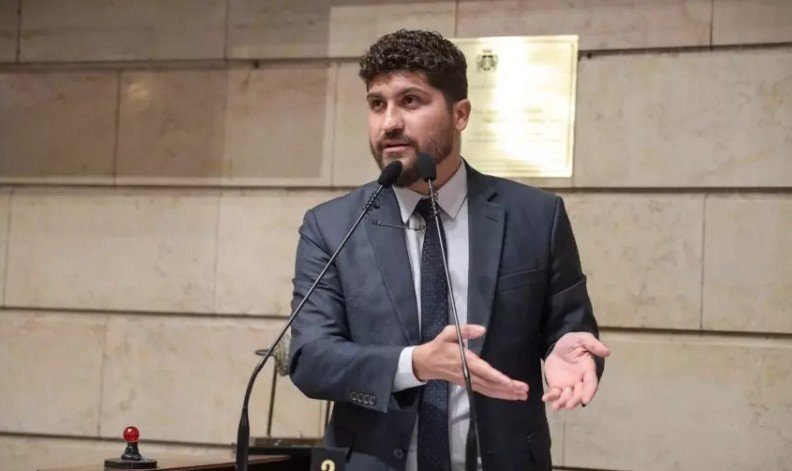 Federação PSOL-Rede oficializa candidatura de William Siri ao governo do Rio